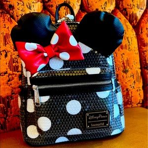 🐭NWT Minnie mouse loungefly mini backpack